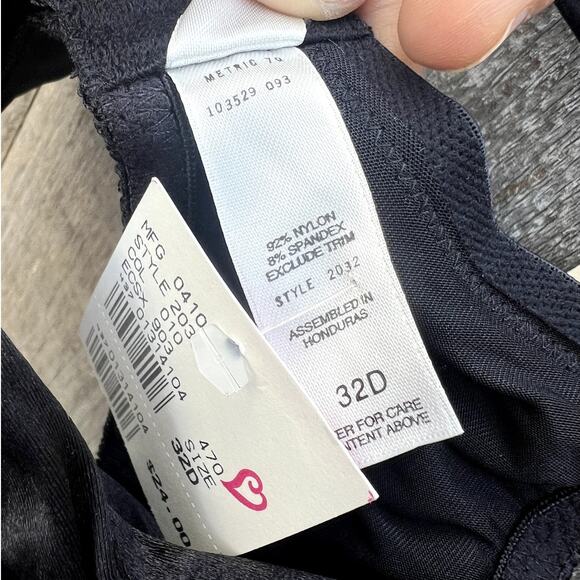 Victoria's Secret | NWT Rare Vtg Second Skin Satin Classic Full Coverage Bra 32D - Picture 3 of 8